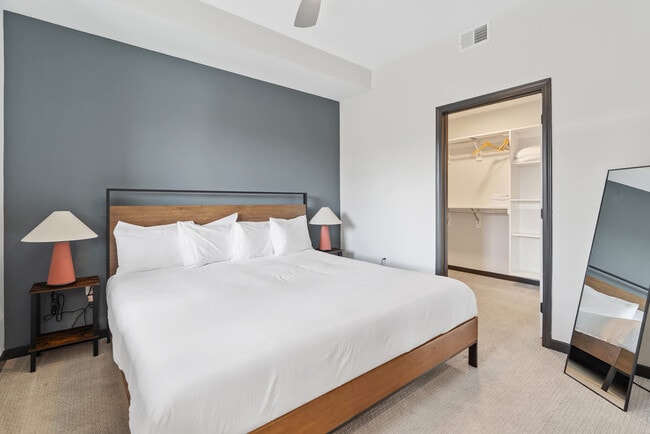 Photo - 423 E Michigan St Unidad ID1032098P