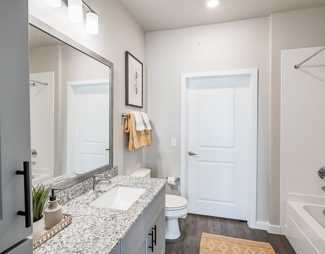 Photo - 10920 Day Rd Unidad 420.420