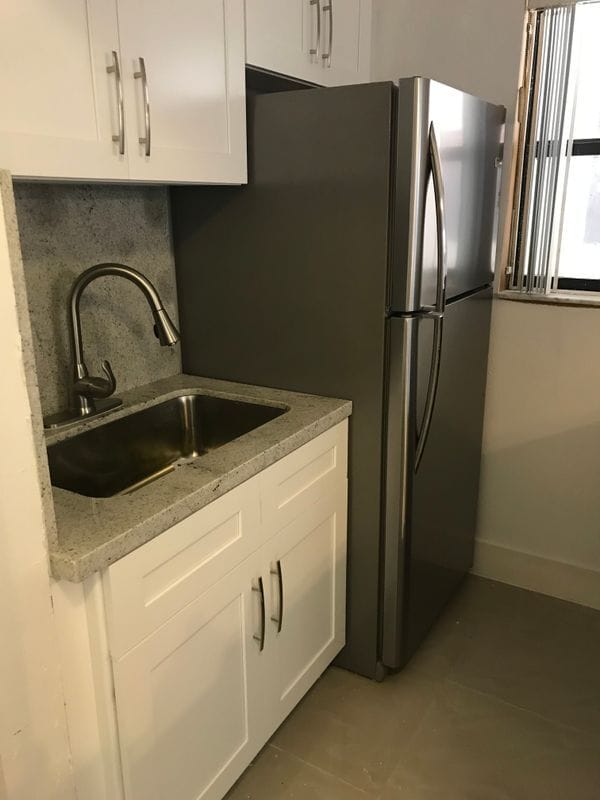 Photo - 142 SW 18th Ave