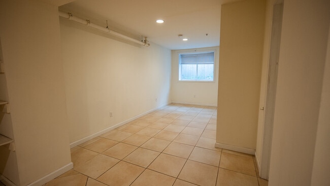 355 Pearl St Unit 3