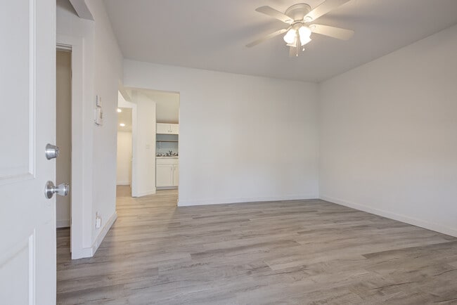 Photo - 404 N Findlay Ave