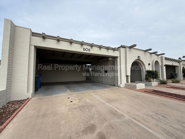 Photo - 606 E Royal Palm Square N