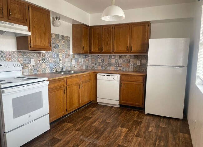 Photo - 2190 Bex St Unit 4