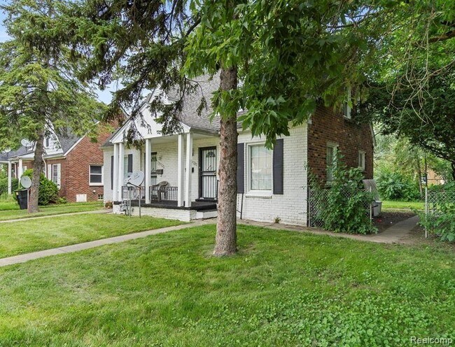 Photo - 18738 Morang Ave Apartment