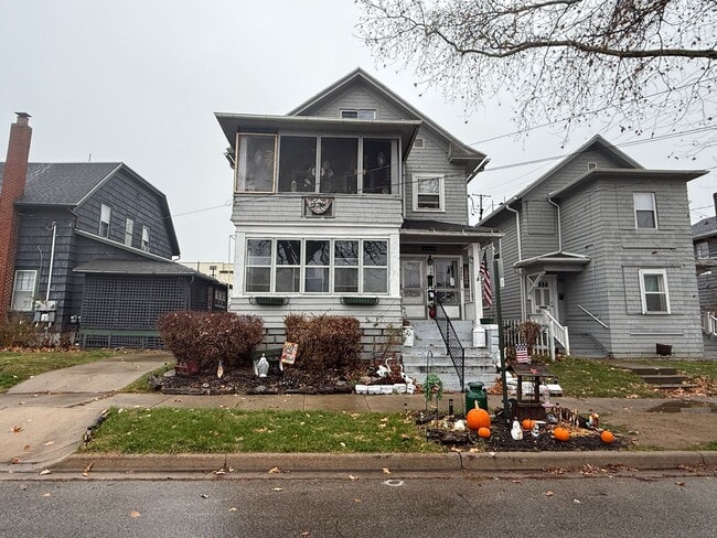 Building Photo - 340-342 W Wesley St Unit 342