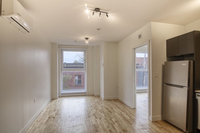 Photo - 4350 Av. de l'Hôtel-de-Ville Unit 309