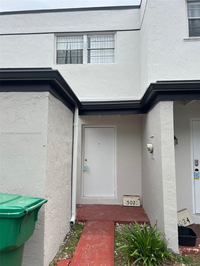Building Photo - 15022 SW 80th Terrace Rental