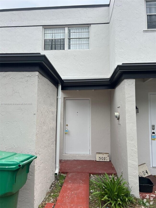 Building Photo - 15022 SW 80th Terrace Rental
