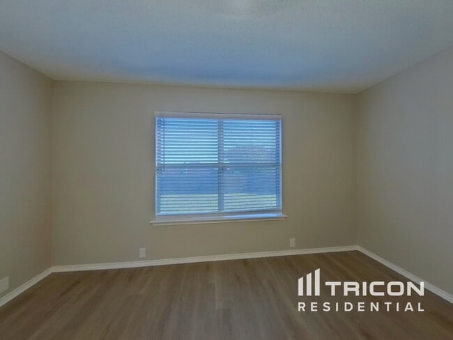 Photo - 1310 Cloyne Dr