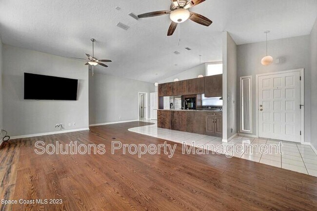 Photo - 296 Sandy Run