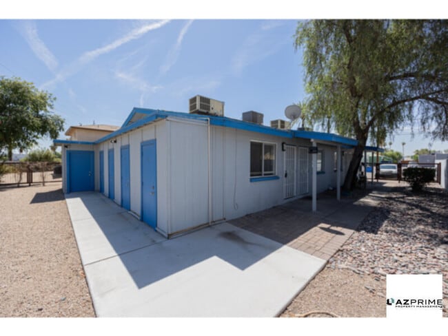 Building Photo - Experience the Charm of Phoenix in this De... Rental