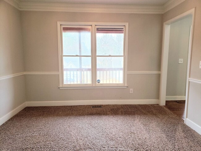 Photo - Beautiful 4BR Home In Established Neighborhood.