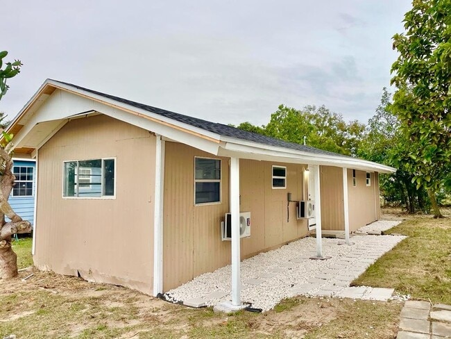 Photo - 104 W Stuart Ave