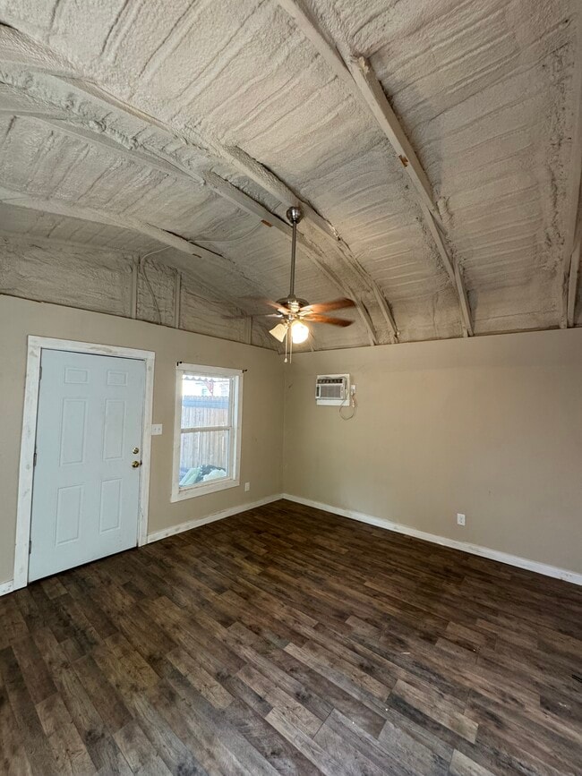 Photo - 849 Grape St