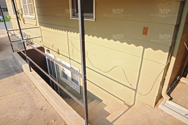 Building Photo - 640 1/2 S Meldrum St Unit 640 1/2 S. Meldrum St.-M640.5