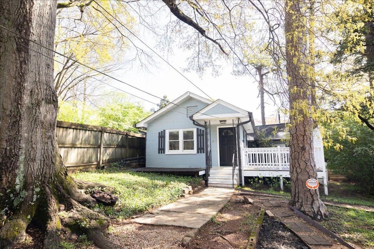 Beautifully Renovated 2/1 in Desirable Gra... - Beautifully Renovated 2/1 in Desirable Gra...