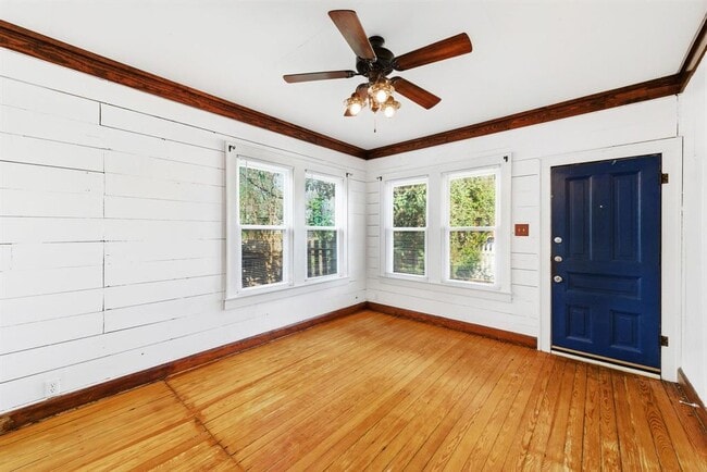 Photo - 2505 Willow St