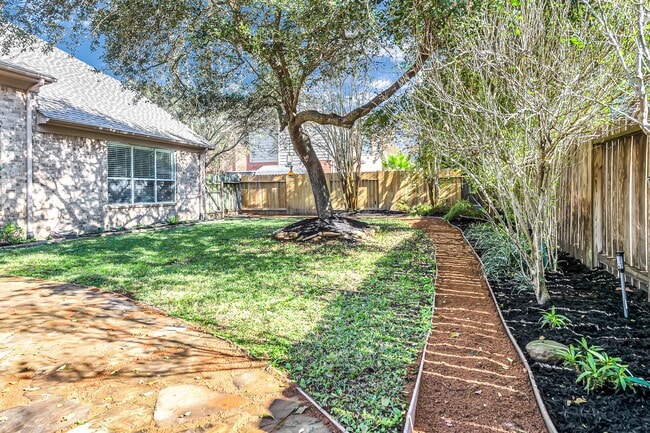 Building Photo - 23207 Willow Pond Pl