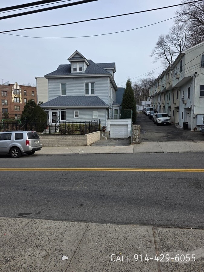 Photo - 609 Van Cortlandt Park Ave