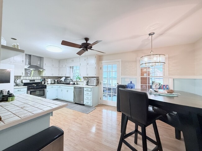 Kitchen - 2950 Cloverhurst Dr