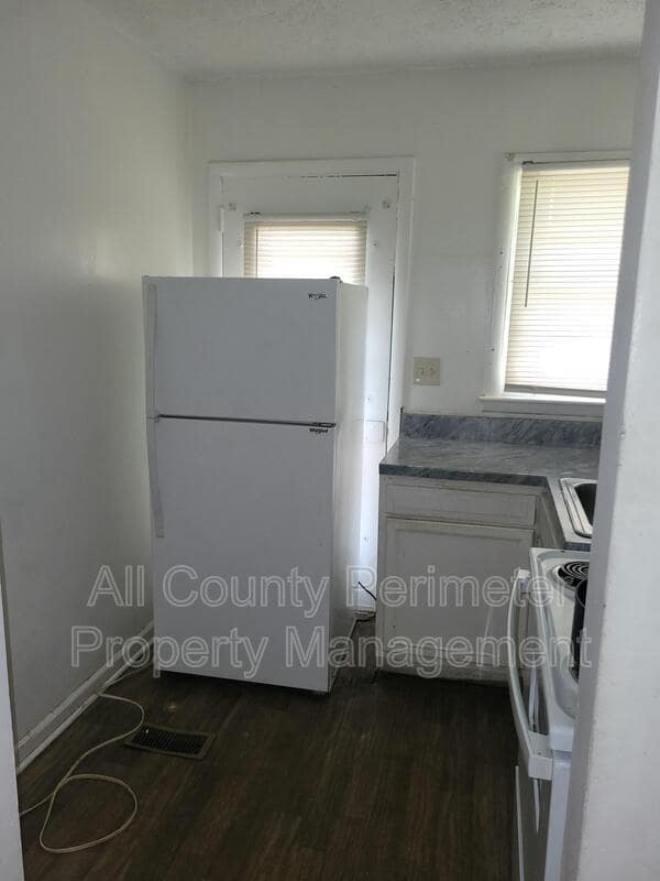 Photo - 1879 Chapman Ave