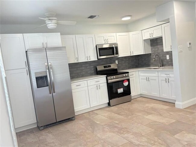 Photo - 4336 N Ocean Dr Unidad 2