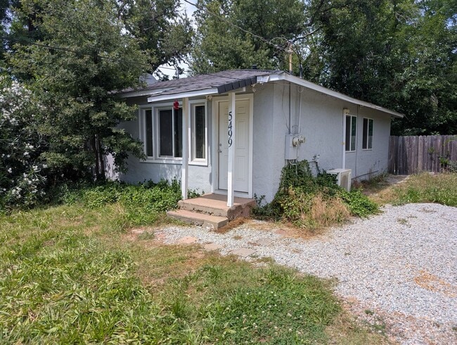 Building Photo - Single Family Home in Anderson off Deschutes and Balls Ferry Rd.