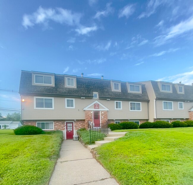 Building Photo - 38 Evergreene Rd Unit 38