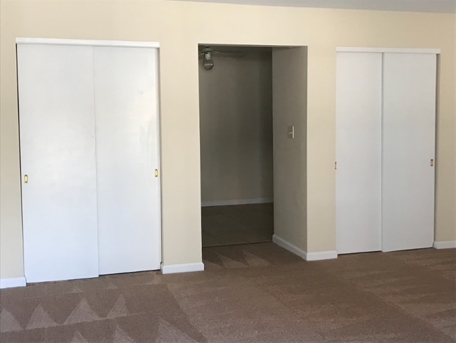 Photo - 424 Aylesford Pl Unit 7