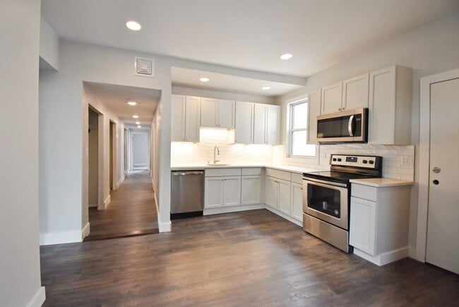 Building Photo - 7 Blackinton St Unit 2