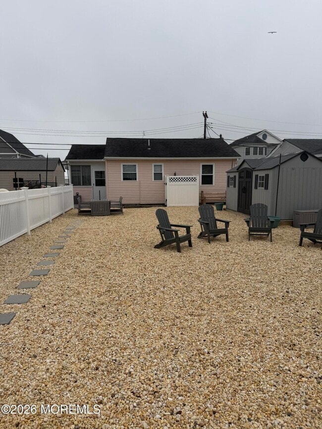 Building Photo - 410 8th Ave