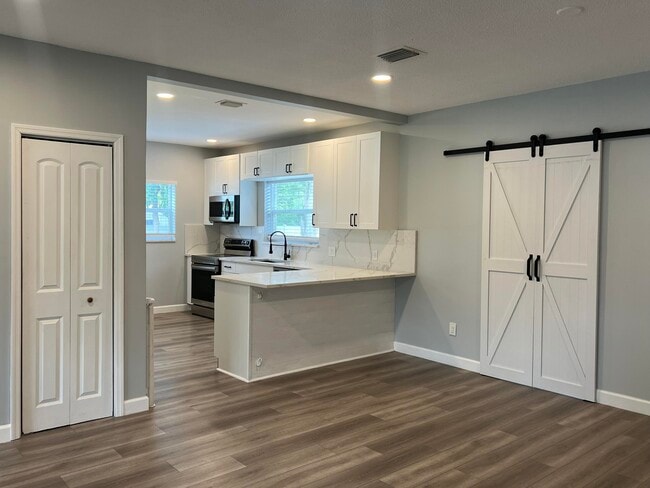 Building Photo - 5349 Van Buren Rd Rental