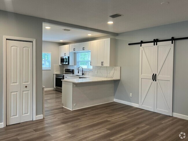Building Photo - 5349 Van Buren Rd Rental