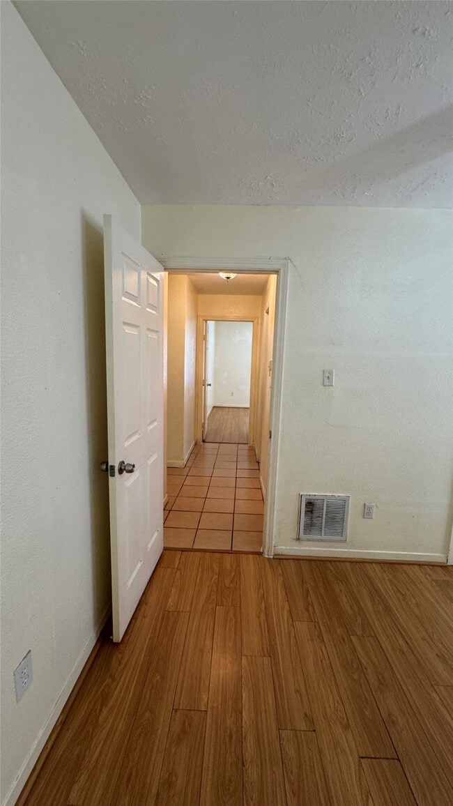 Photo - 2514 Rodney St