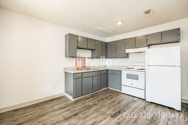 Building Photo - 984 E Saxony Dr Unit 2 bedroom 1 Bath Pueblo West Rental
