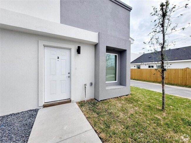 Building Photo - 3405 Frio Ave Unit 3 Rental