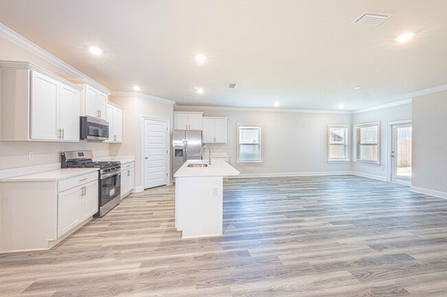 Photo - 31543 Lyon Rd