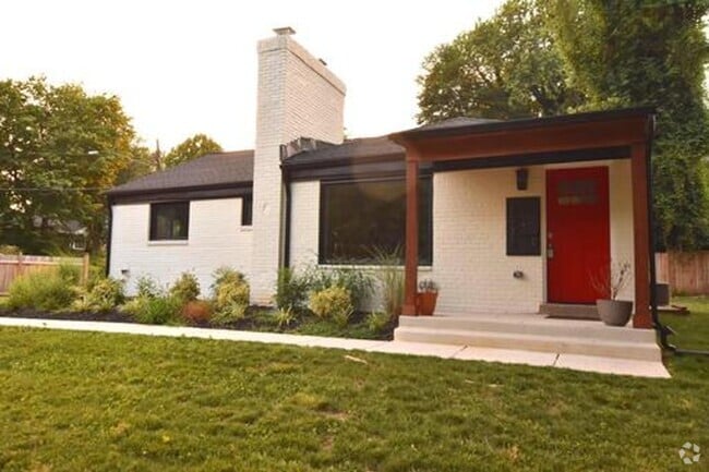 Building Photo - An Absolute Marvel!!! 5BD & 3BA Rambler Ne... Rental
