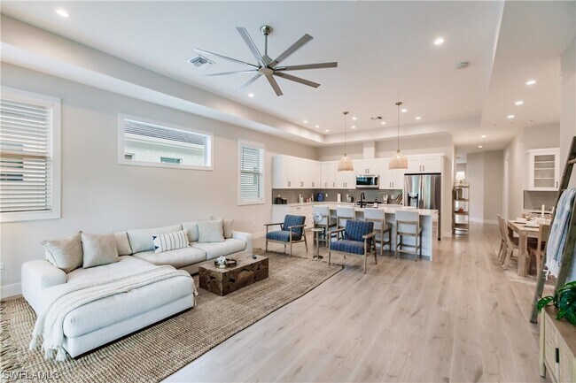 Photo - 715 110th Ave N