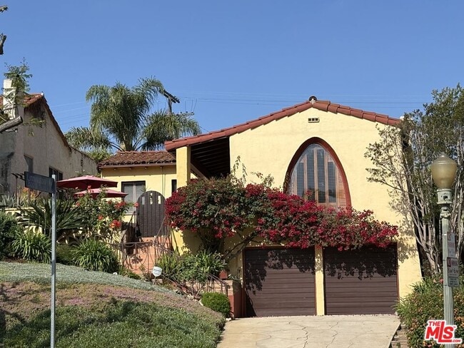 Building Photo - 2005 Holmby Ave