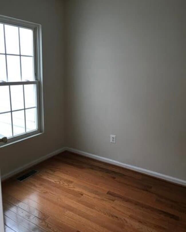 Photo - 1261 U St SE