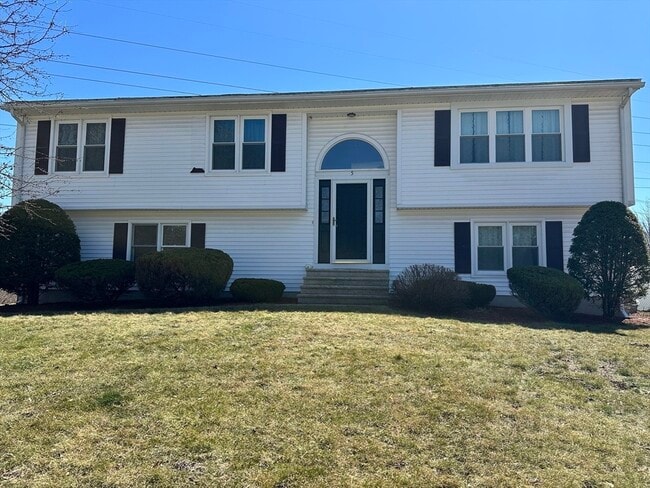 Building Photo - 5 Meadowsweet Rd