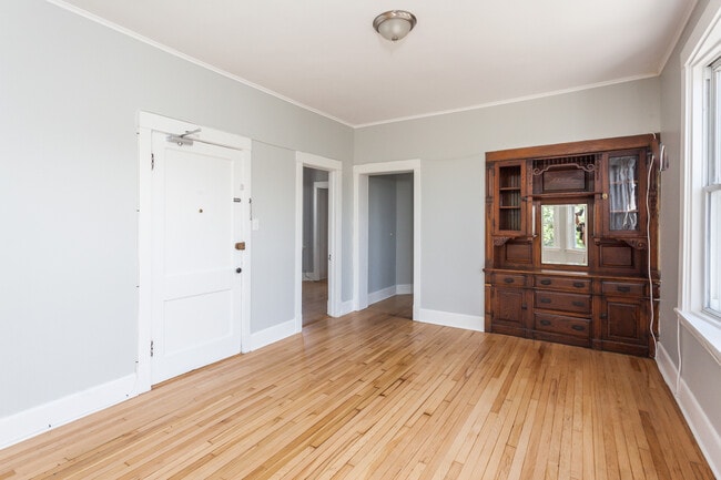 Photo - 901 N Mozart St Unit 3