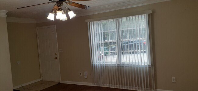 Photo - 3024 Spruce Cir