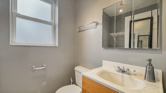 Photo - 4240 N Clarendon Ave Unit 310N