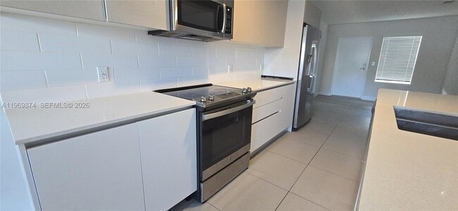 Photo - 2535 NE 193rd St Unidad 3104