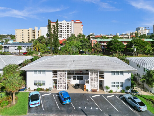Building Photo - 3209 Colony Club Rd Unit #2W