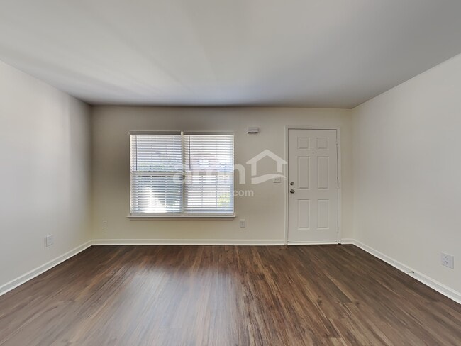 Photo - 2034 Fiona Way