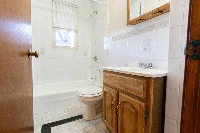 Photo - No Brokers Fee. No Security Deposit, Laund...