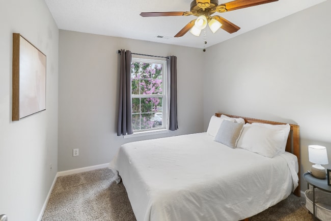 Photo - 504 Auburn Square Dr